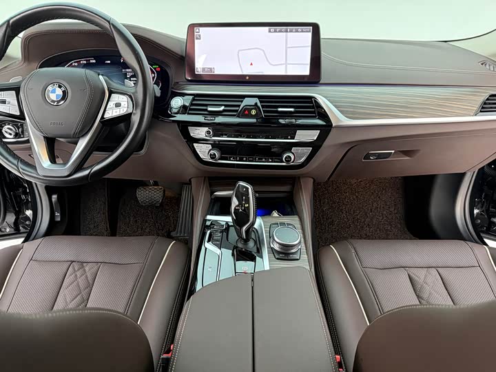 Фото 9 - BMW 5 Series