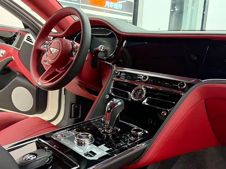 Фото 10 - Bentley Flying Spur