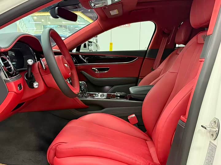 Фото 11 - Bentley Flying Spur