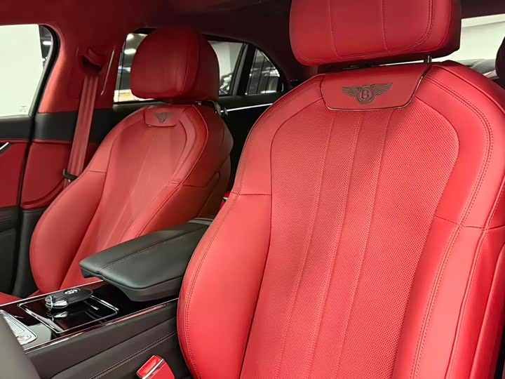 Фото 12 - Bentley Flying Spur