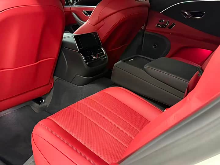 Фото 13 - Bentley Flying Spur