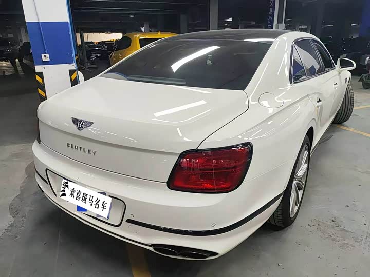 Фото 6 - Bentley Flying Spur