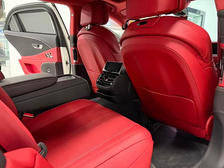 Фото 9 - Bentley Flying Spur