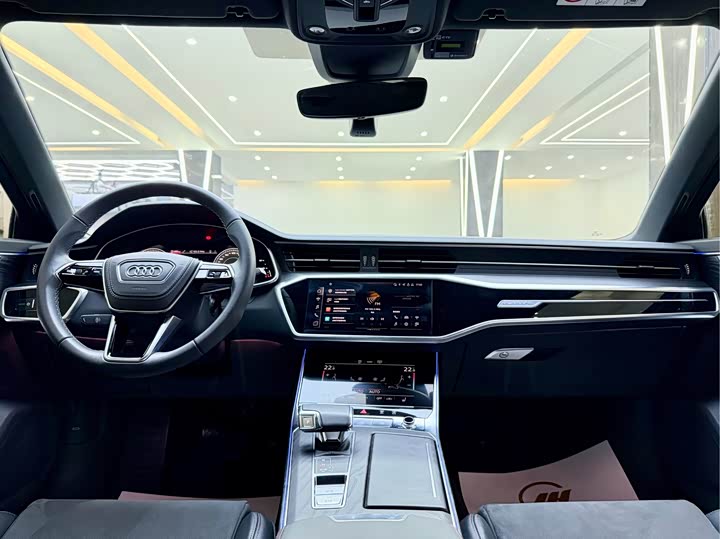 Фото 6 - Audi A6L