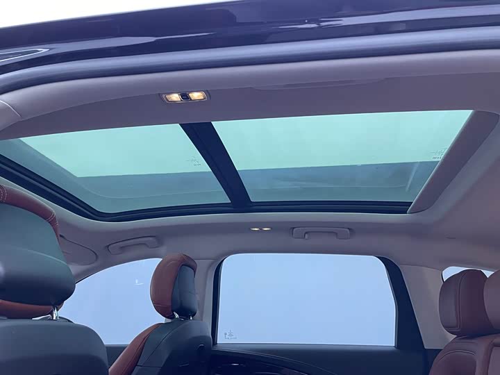 Фото 17 - Lincoln Nautilus