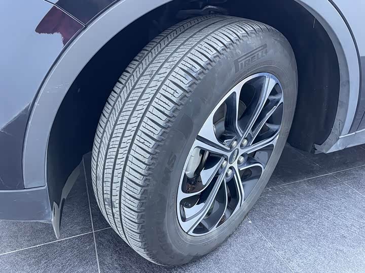 Фото 21 - Lincoln Nautilus