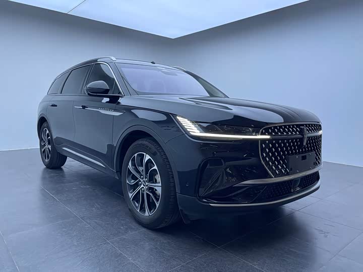 Фото 3 - Lincoln Nautilus