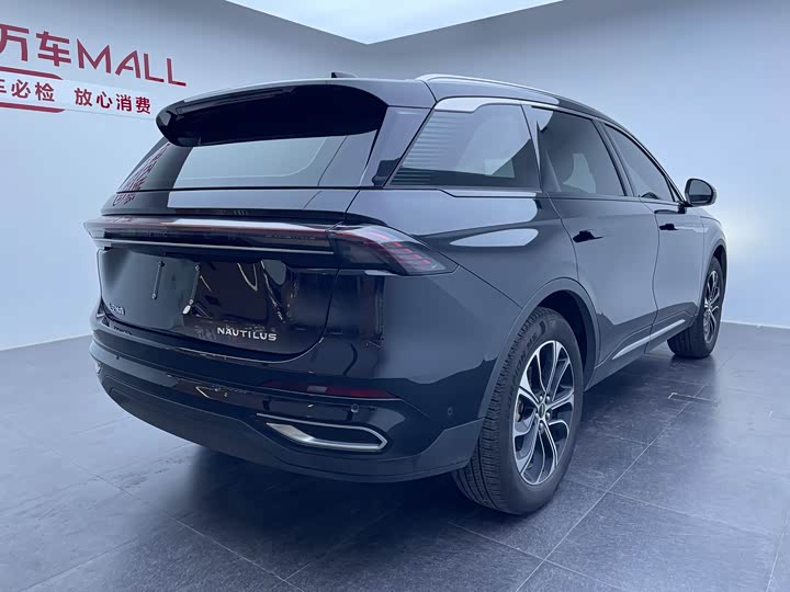 Фото 4 - Lincoln Nautilus