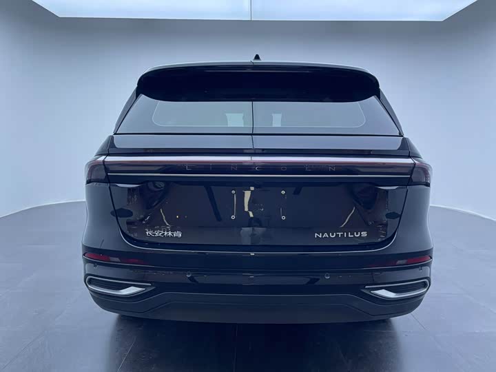 Фото 5 - Lincoln Nautilus