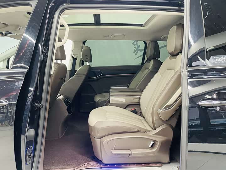 Фото 8 - Volkswagen Viloran