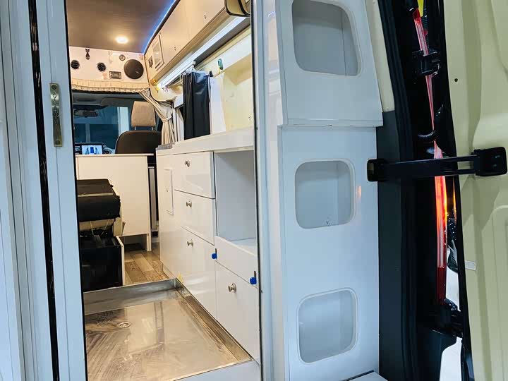 Фото 9 - Ford Transit