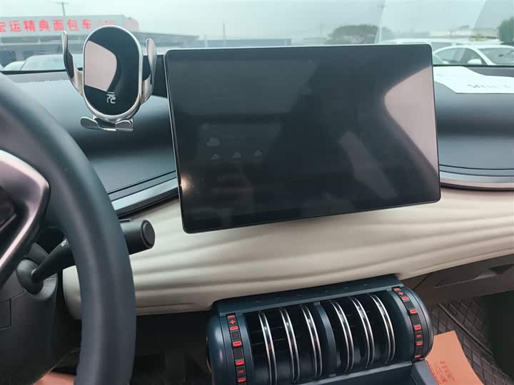 Фото 13 - BYD Yuan Plus