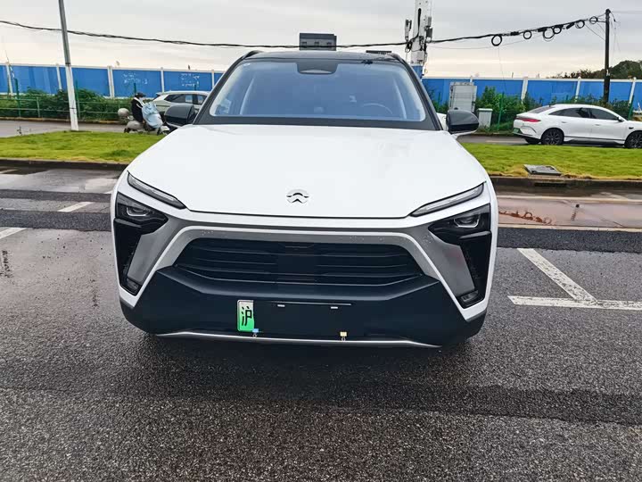 Фото 2 - Nio ES8