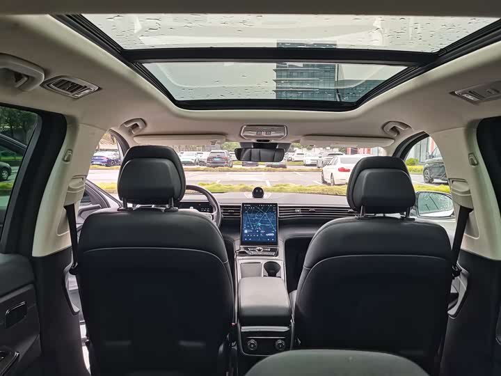 Фото 21 - Nio ES8