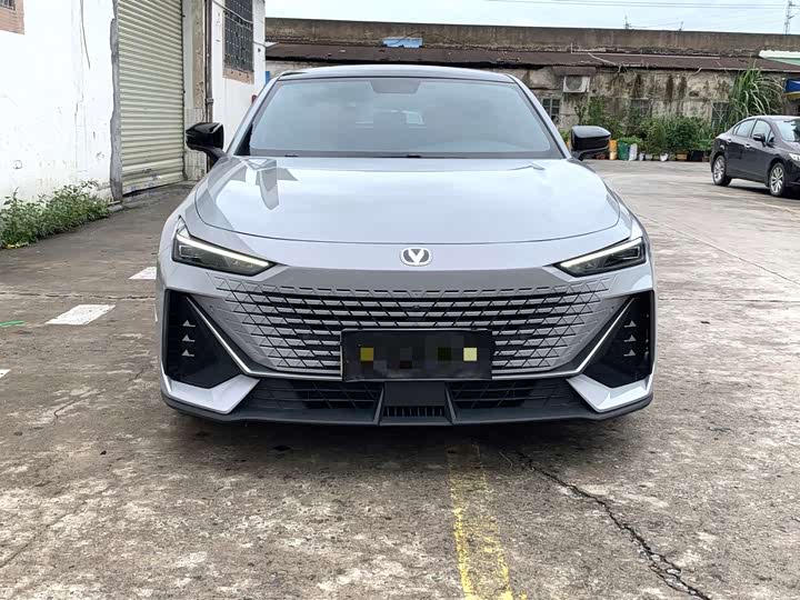 Фото 2 - Changan UNI-V