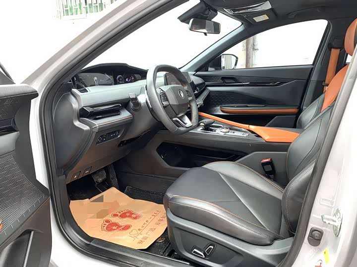 Фото 6 - Changan UNI-V