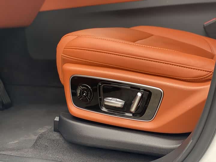 Фото 10 - LiXiang L7