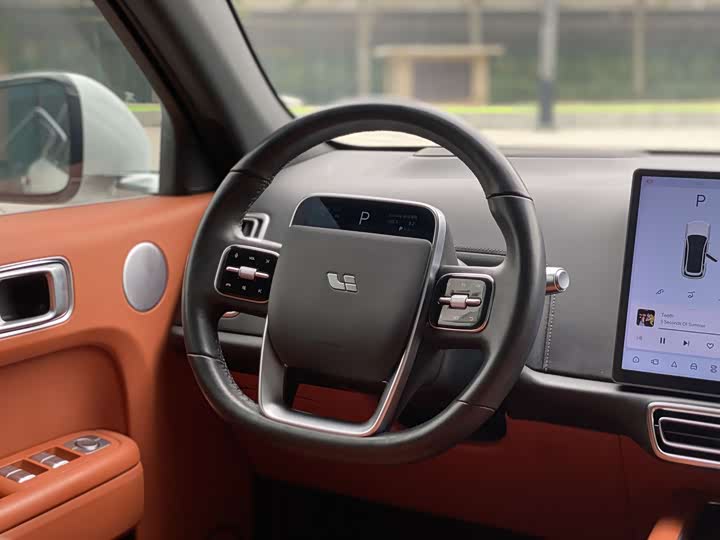 Фото 18 - LiXiang L7