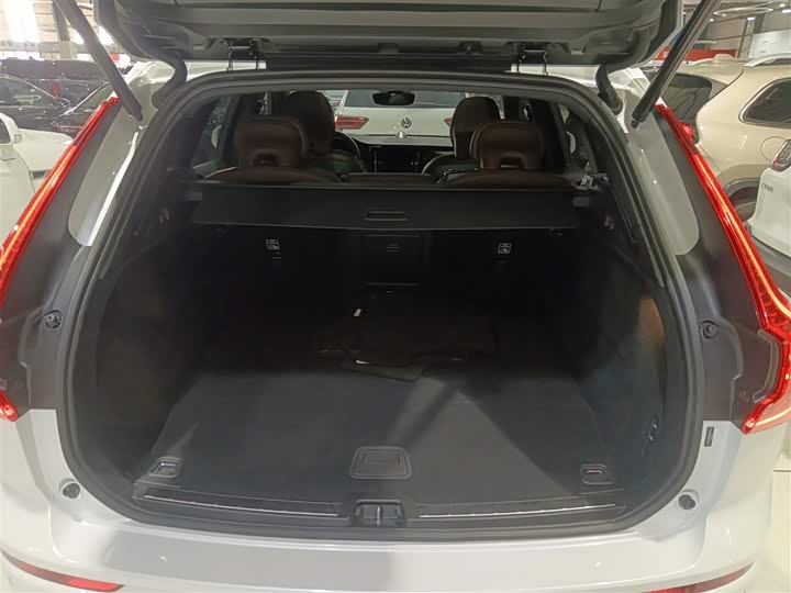 Фото 19 - Volvo XC60 Hybrid