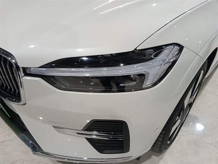 Фото 24 - Volvo XC60 Hybrid