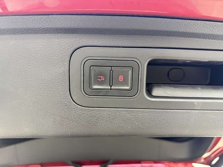 Фото 22 - BYD Tang Hybrid/EV