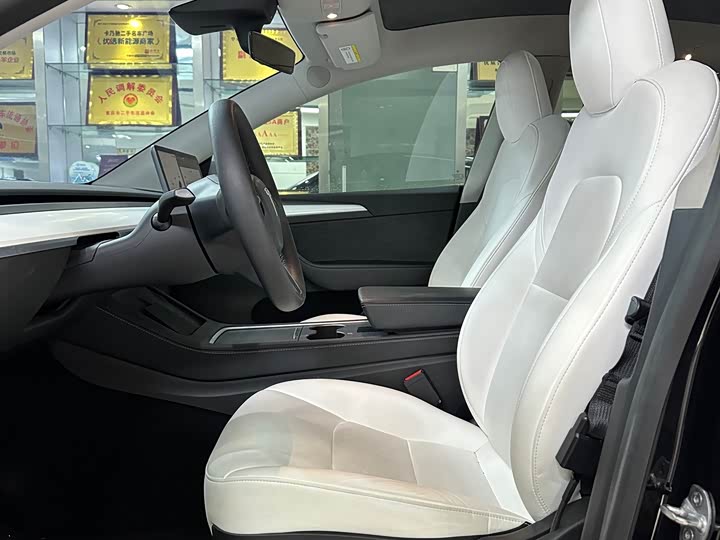 Фото 4 - Tesla Model Y