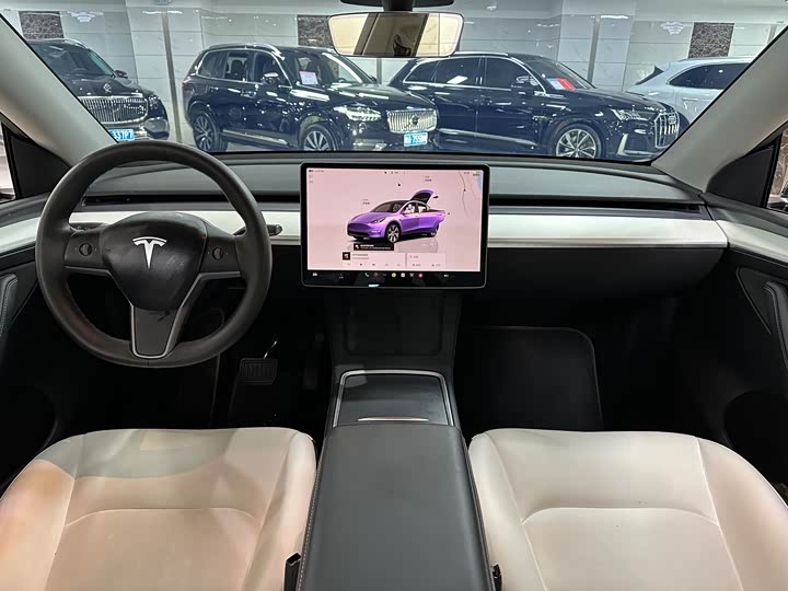 Фото 8 - Tesla Model Y
