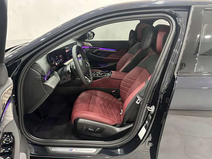 Фото 14 - BMW 5 Series