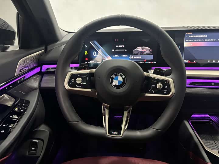 Фото 16 - BMW 5 Series