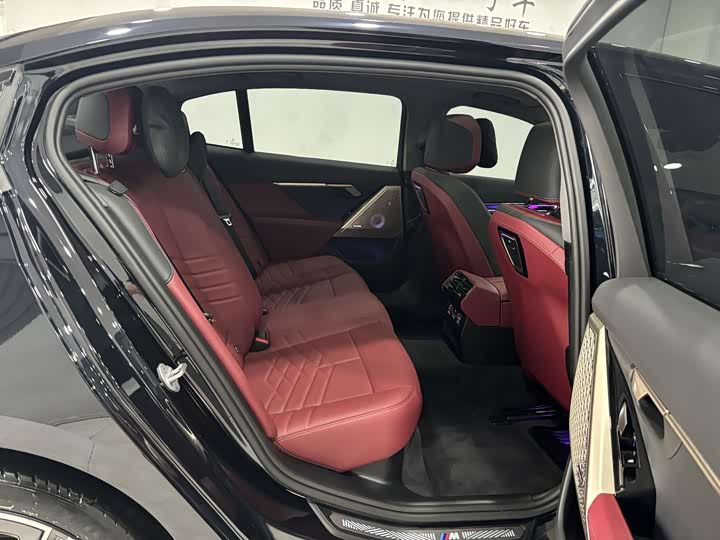 Фото 24 - BMW 5 Series