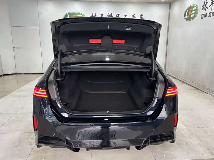 Фото 28 - BMW 5 Series