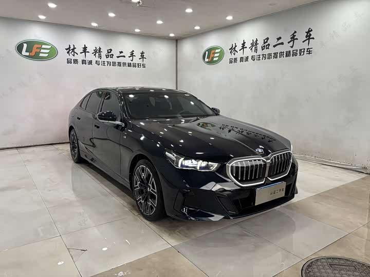Фото 4 - BMW 5 Series