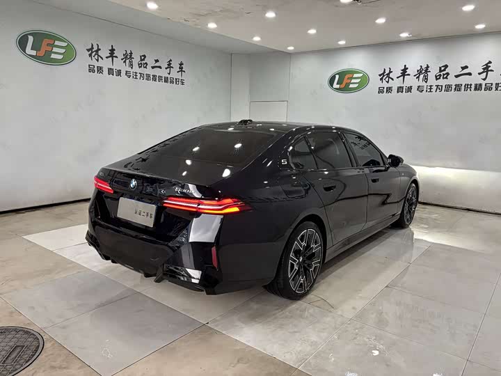 Фото 6 - BMW 5 Series