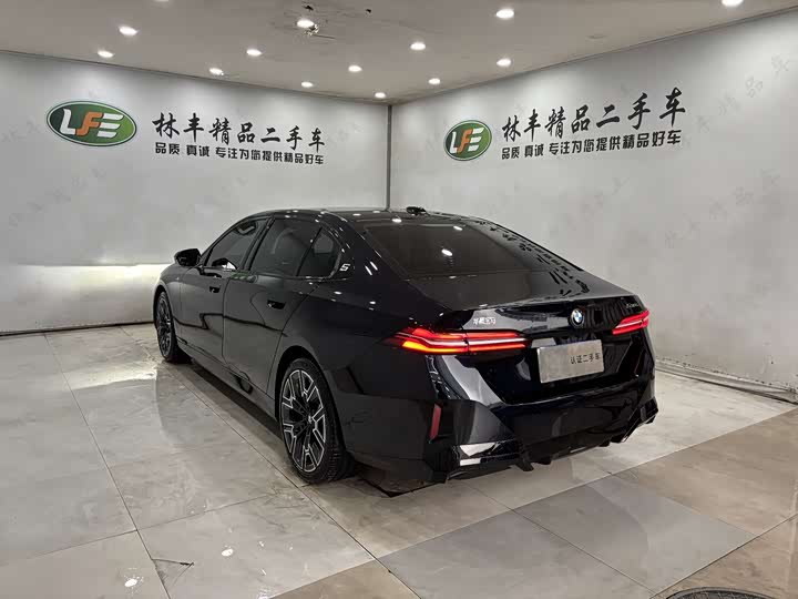 Фото 8 - BMW 5 Series