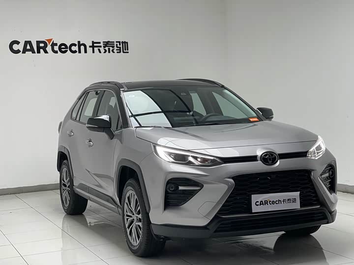 Фото 11 - Toyota Wildlander