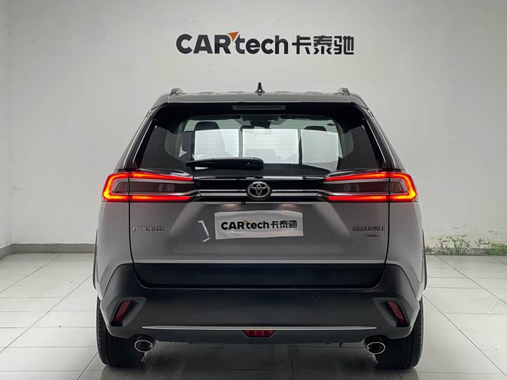 Фото 13 - Toyota Wildlander