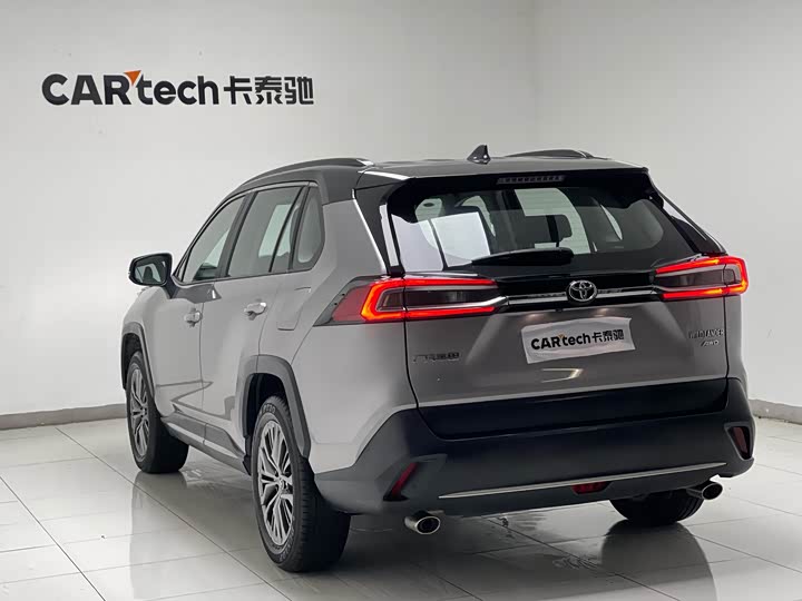 Фото 14 - Toyota Wildlander