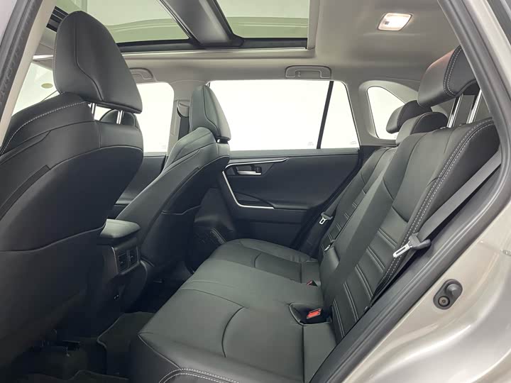 Фото 20 - Toyota Wildlander