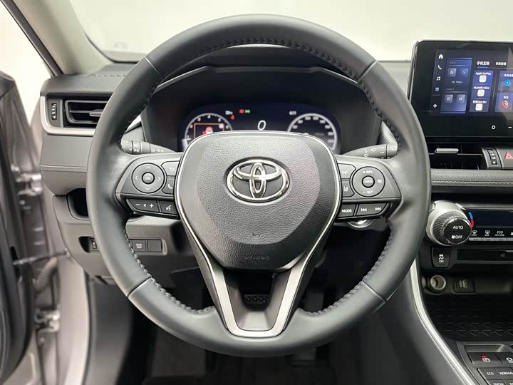 Фото 26 - Toyota Wildlander