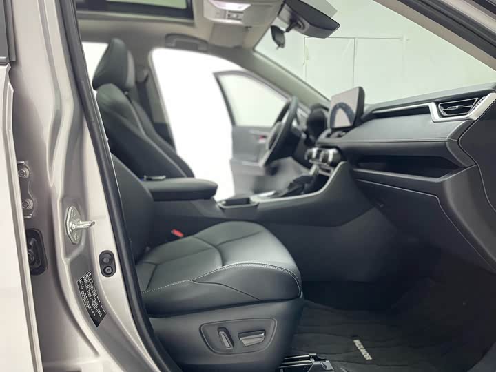 Фото 33 - Toyota Wildlander