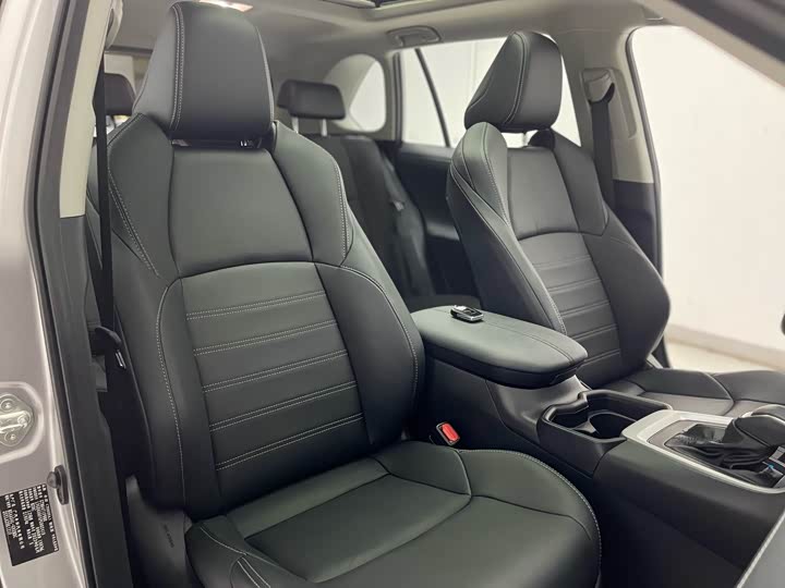 Фото 34 - Toyota Wildlander