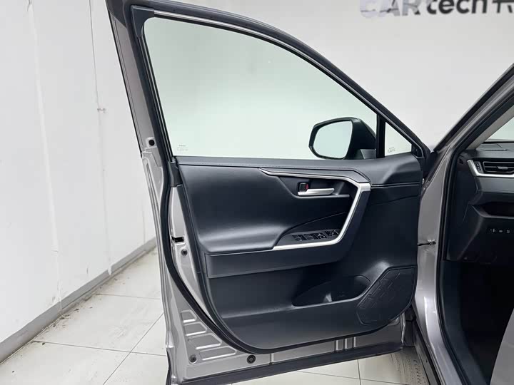 Фото 36 - Toyota Wildlander