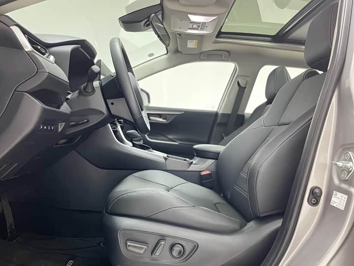 Фото 37 - Toyota Wildlander