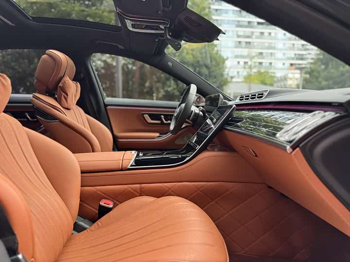 Фото 13 - Mercedes-Benz S-Class