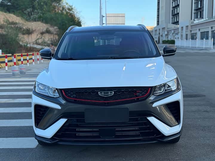 Фото 2 - Geely Coolray