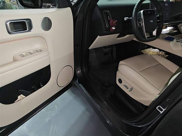 Фото 14 - LiXiang L6