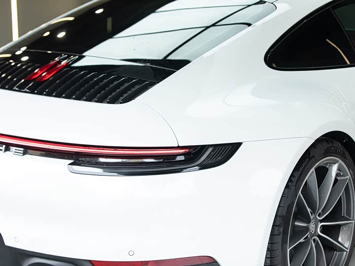 Фото 4 - Porsche 911