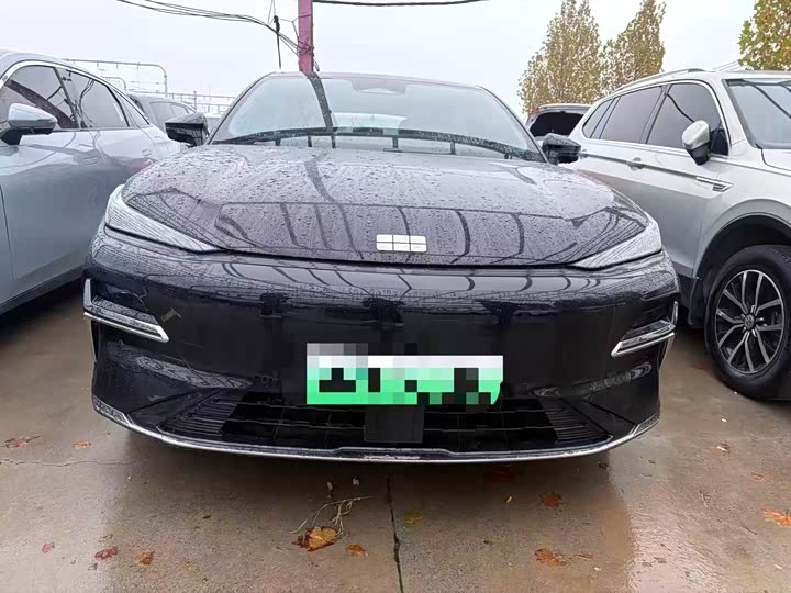 Фото 2 - Geely Galaxy Starshine 8 EM-i