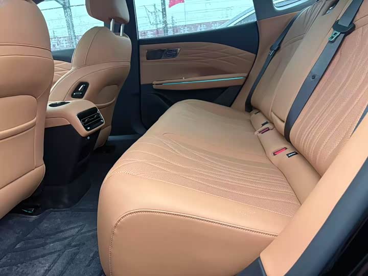 Фото 8 - Geely Galaxy Starshine 8 EM-i