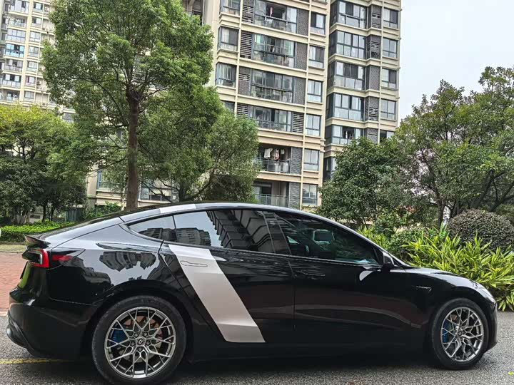 Фото 7 - Tesla Model 3